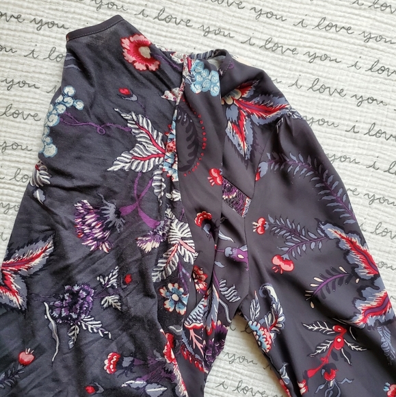 🌸Maternity Loft Mixed Media Blouse - Picture 3 of 4